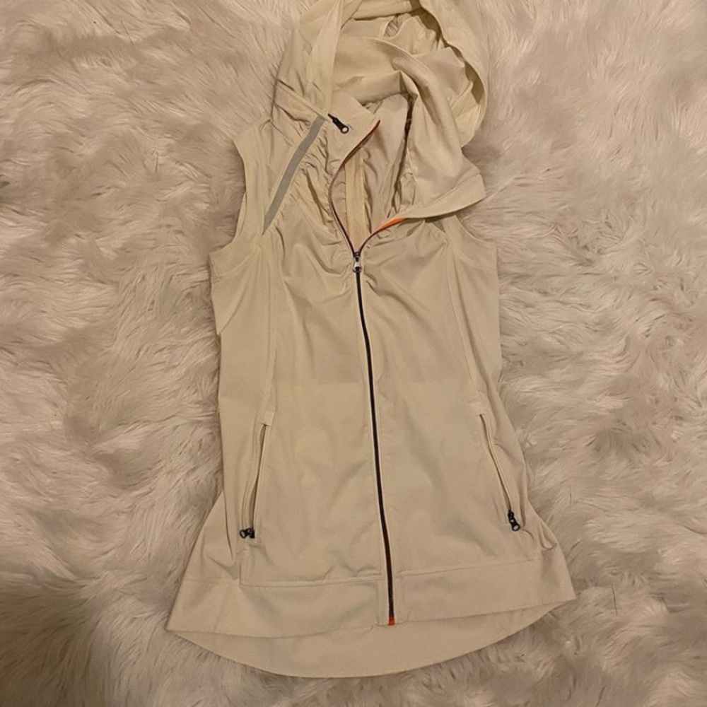 Lululemon fitted vest
